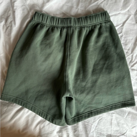 Lululemon scuba short 7” - Picture 3 of 3